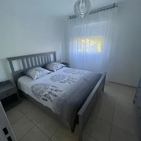 Apartamento Superbe 3 Pièces épurée De 65 M2, Refait à Neuf, Dans Calme, Climatisé, Place De Parking Privée, à 800 M De La Antibes