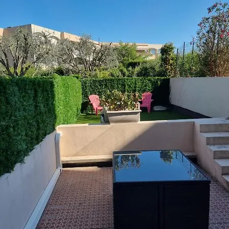 Apartamento Superbe 3 Pièces épurée De 65 M2, Refait à Neuf, Dans Calme, Climatisé, Place De Parking Privée, à 800 M De La