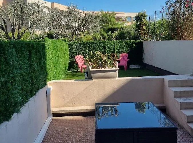 Apartamento Superbe 3 Pièces épurée De 65 M2, Refait à Neuf, Dans Calme, Climatisé, Place De Parking Privée, à 800 M De La